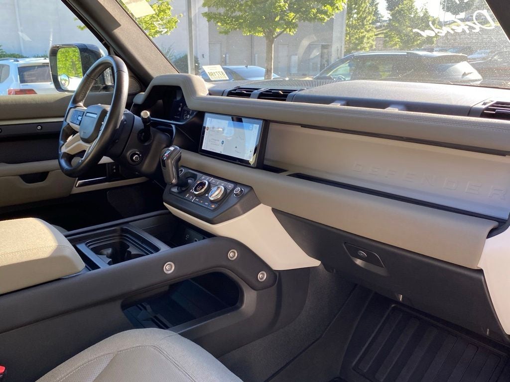 2021 Land Rover Defender 110 SE