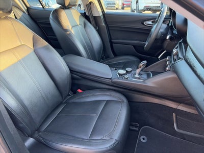 2018 Alfa Romeo Giulia Base AWD COLD WEATHER AND 3D NAVIGATION