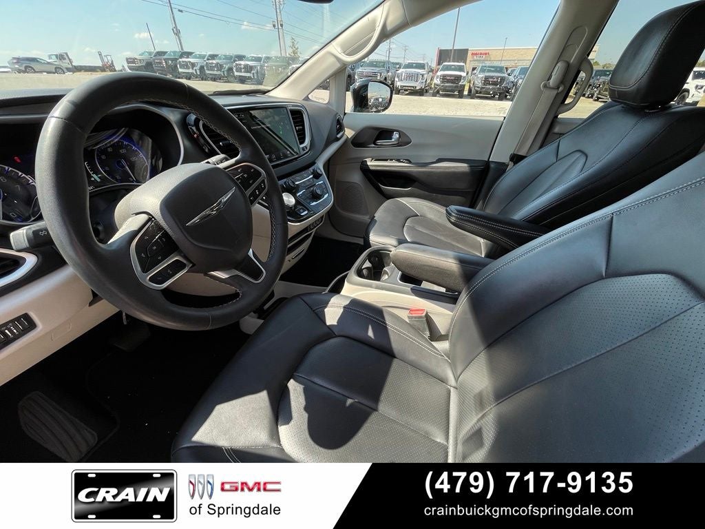 2024 Chrysler Pacifica Touring L