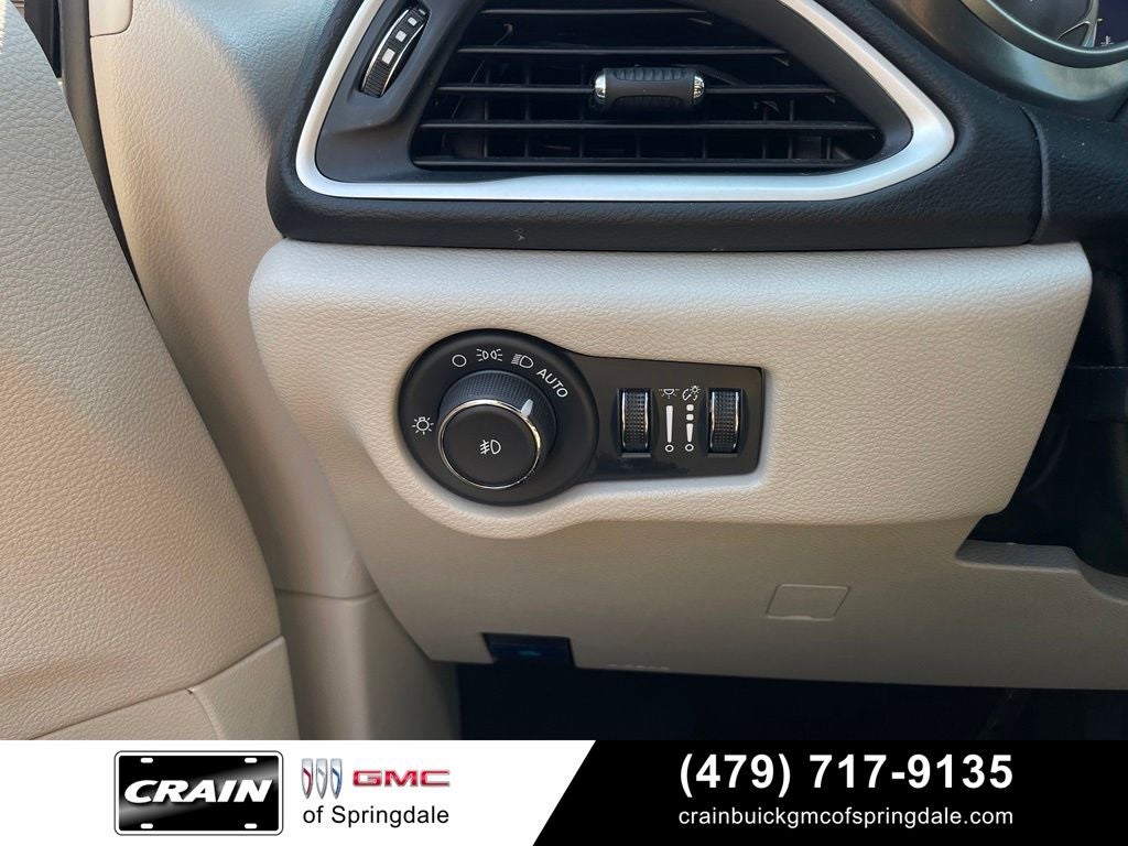 2024 Chrysler Pacifica Touring L