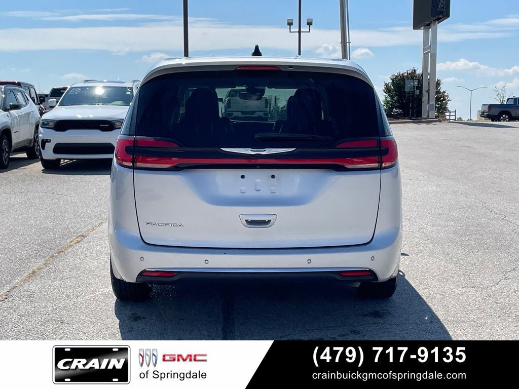 2024 Chrysler Pacifica Touring L