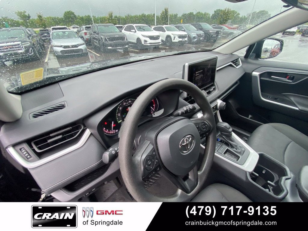 2025 Toyota RAV4 XLE