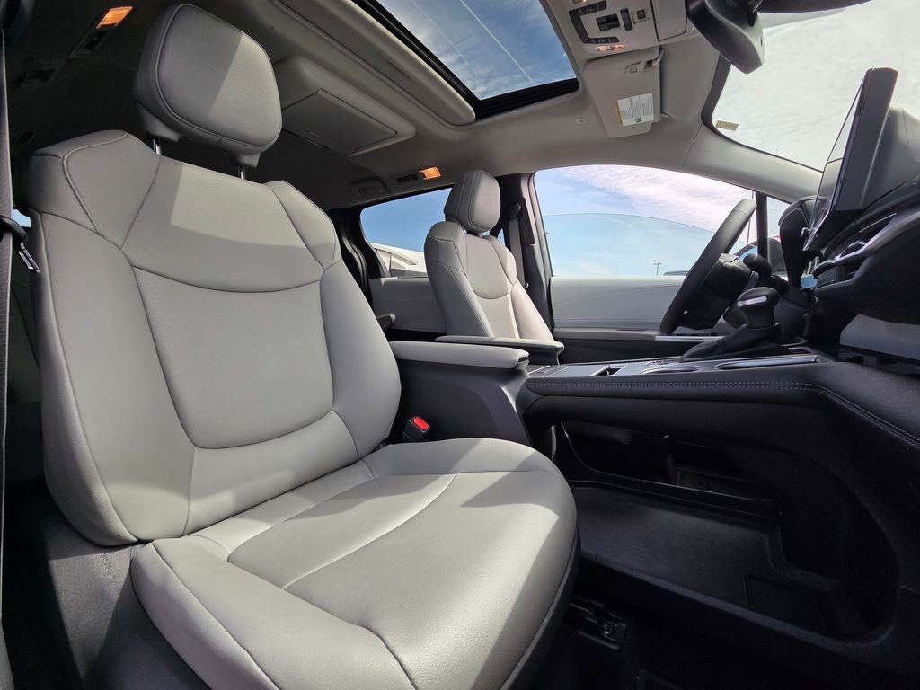 2025 Toyota Sienna XLE 8 Passenger