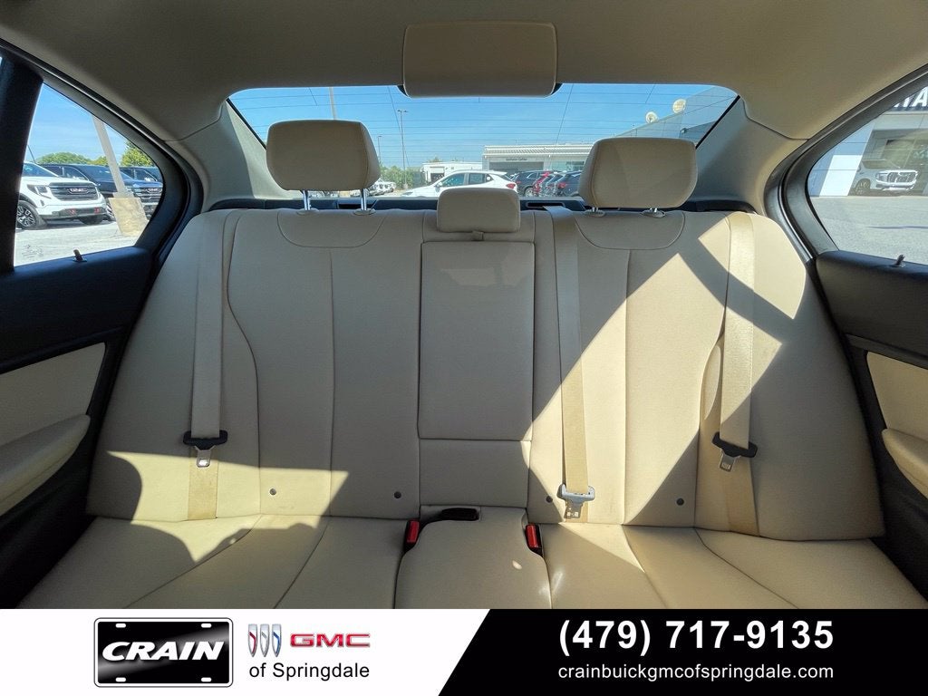 2017 BMW 3 Series 320i xDrive