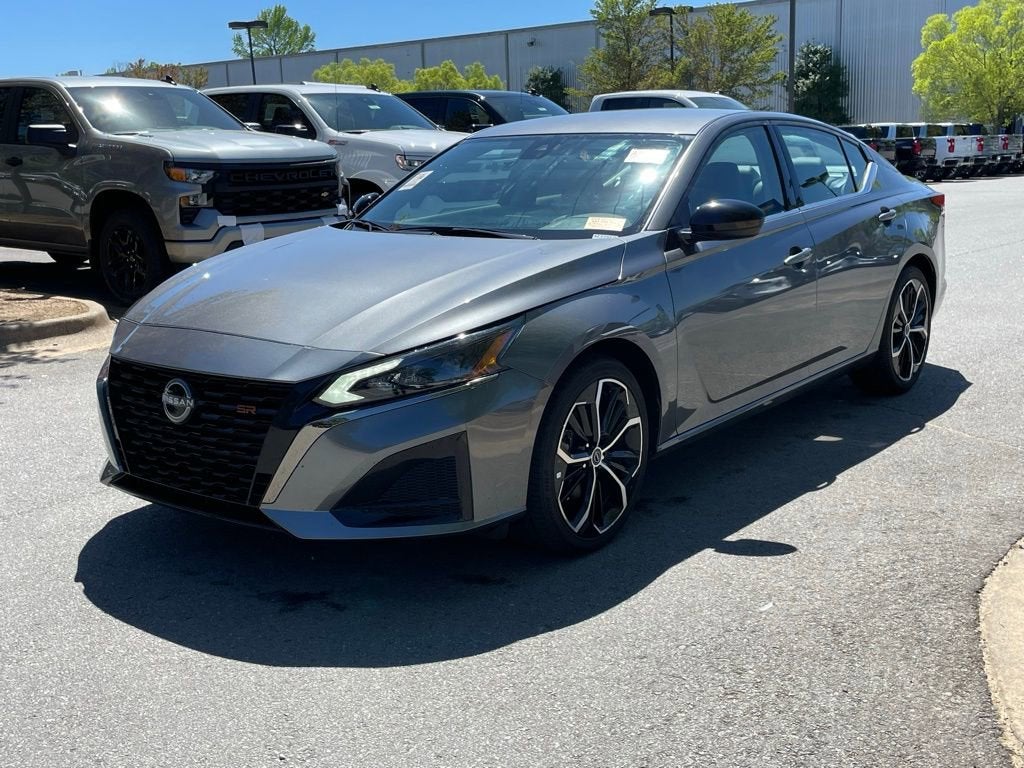 2025 Nissan Altima SR
