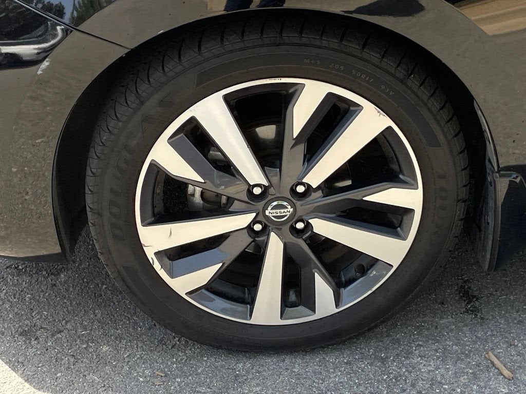 2020 Nissan Versa SR