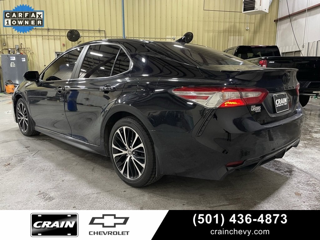 2020 Toyota Camry SE