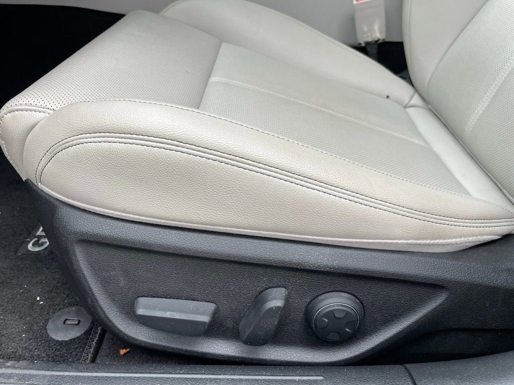 2022 Genesis G70 2.0T