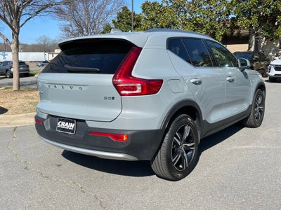 2025 Volvo XC40 Core Bright Theme