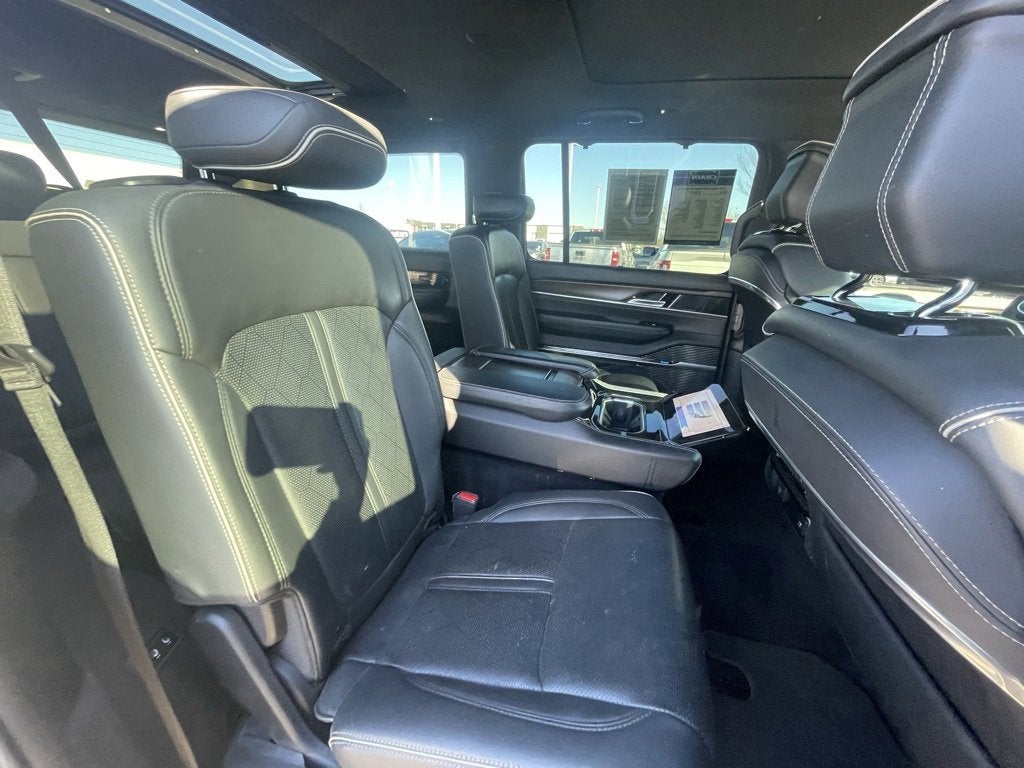 2022 Jeep Grand Wagoneer Series II