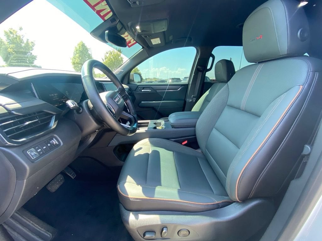 2025 GMC Acadia AT4