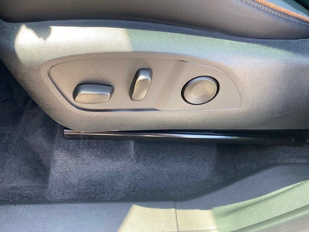 2025 GMC Acadia AT4