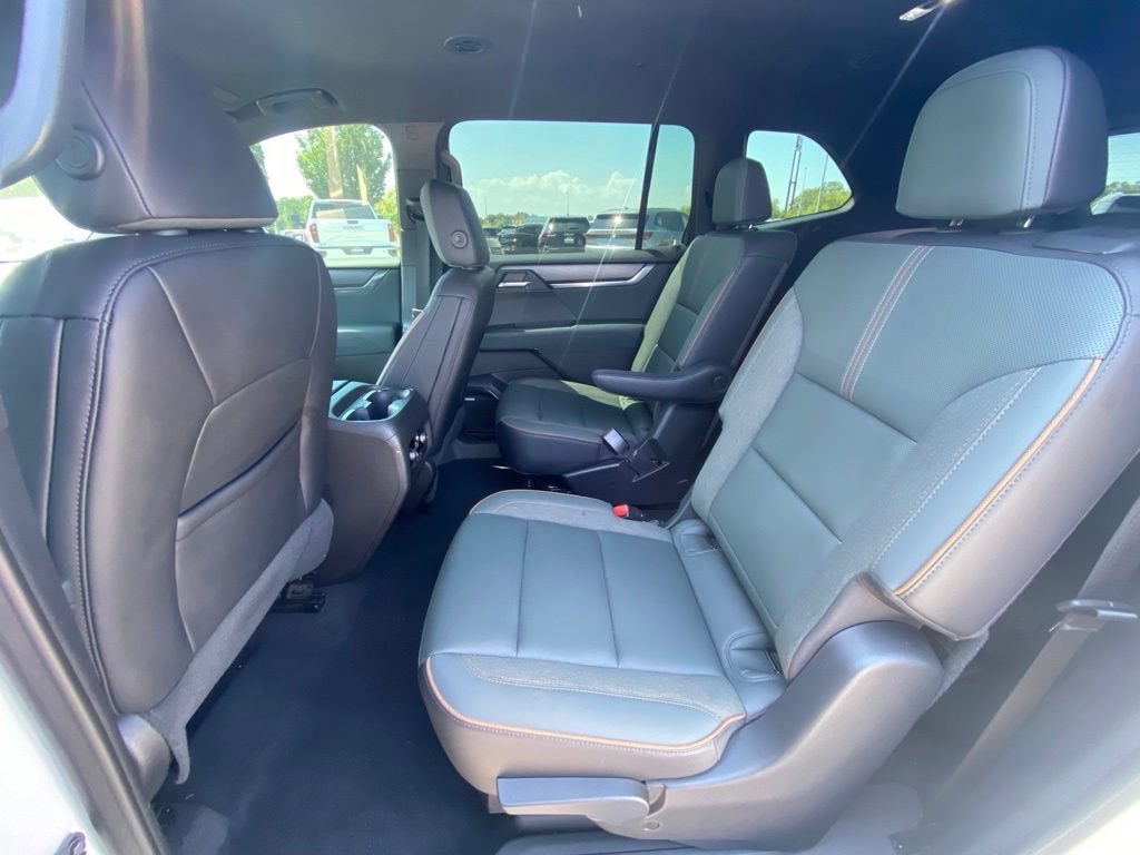 2025 GMC Acadia AT4