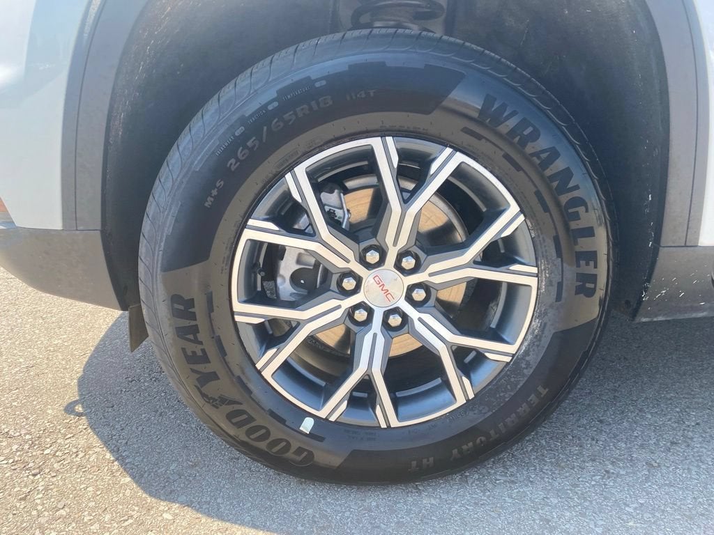2025 GMC Acadia AT4