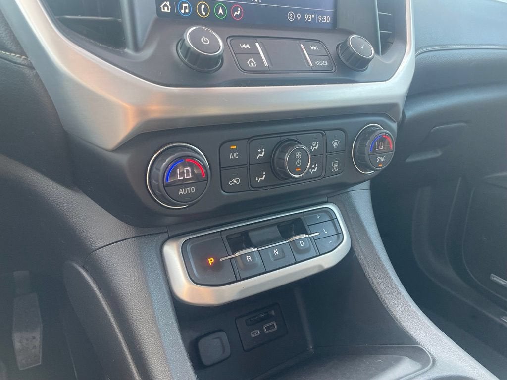 2021 GMC Acadia SLT