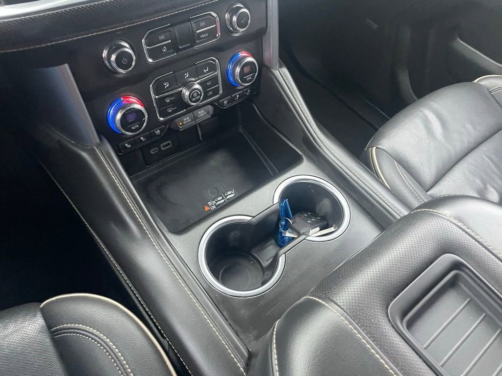 2023 GMC Yukon XL SLT