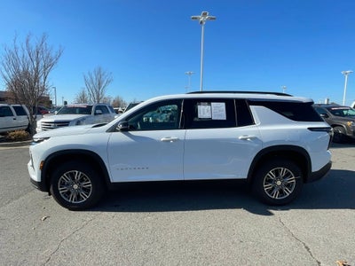 2025 Chevrolet Traverse LT