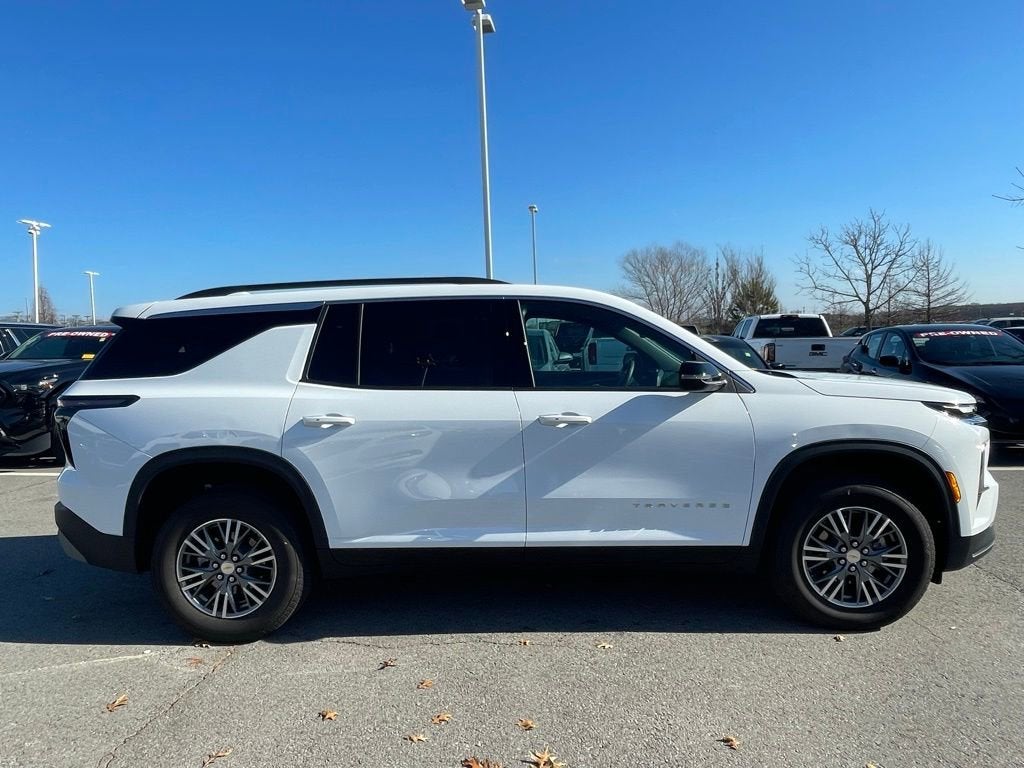 2025 Chevrolet Traverse LT
