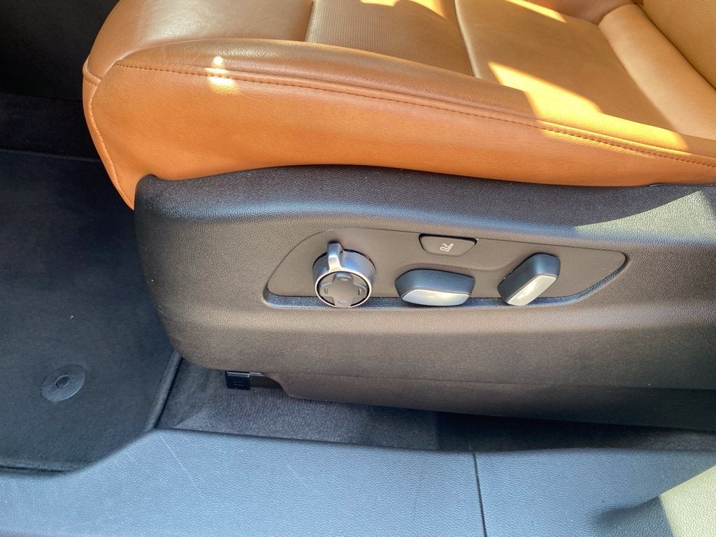 2022 Cadillac XT4 FWD Premium Luxury