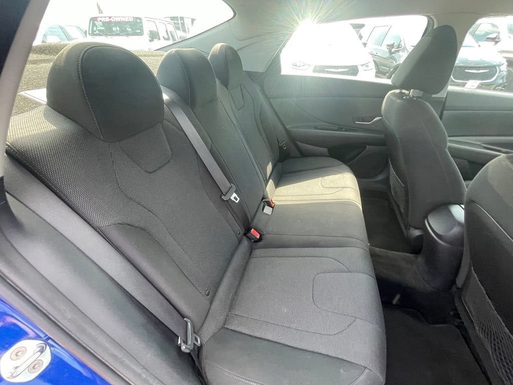 2022 Hyundai Elantra SE