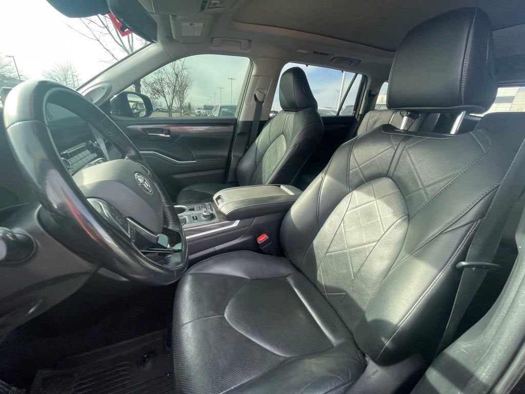 2021 Toyota Highlander Platinum