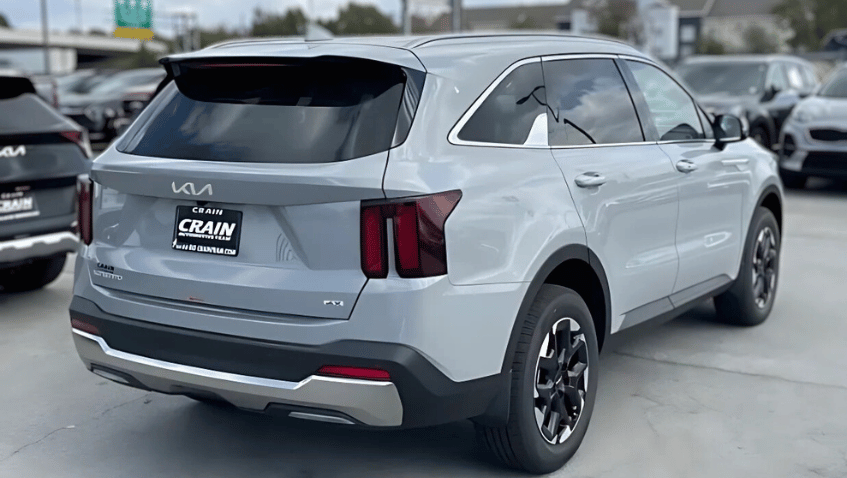 Side View of the 2025 Kia Sportage