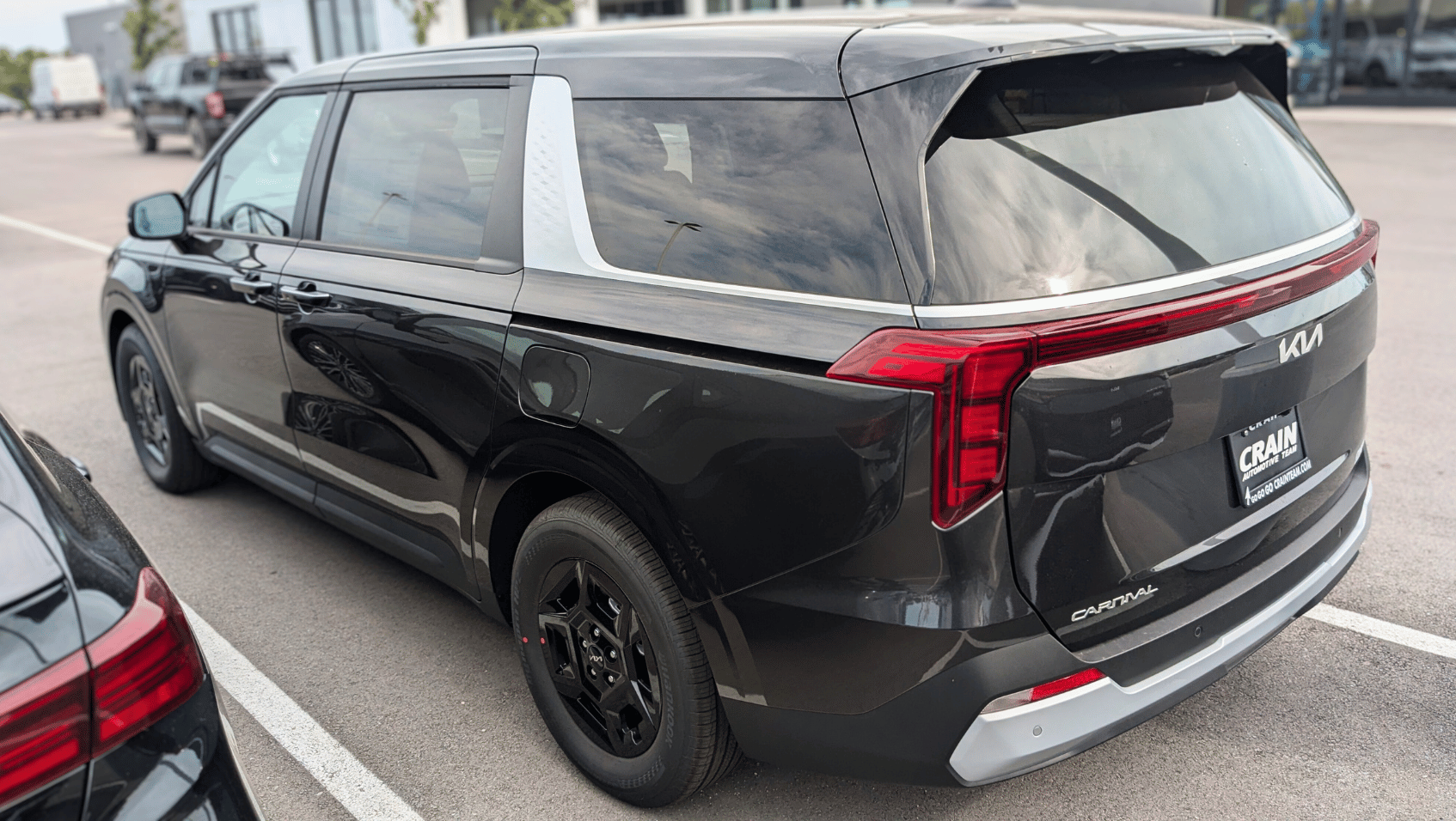 Side View of the 2025 Kia Carnival