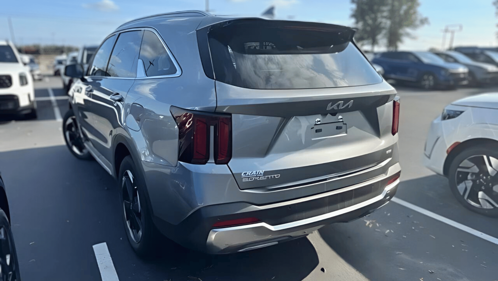 Side View of the 2025 Kia Sorento Hybrid